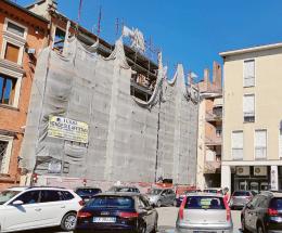 Piazza Duomo, “Togliete il ponteggio”