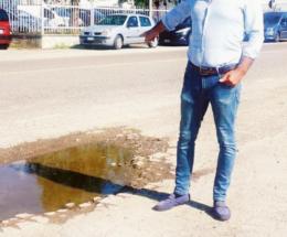 "Voragini spaventose in strada: sono pericolose"