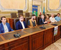 Le canoe pronte a “invadere” il Delta