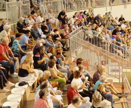 Palasport gremito, per la differenziata