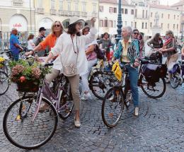 Bici e decori, la pedalata si fa fancy