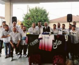 Palla ovale con dieci candeline