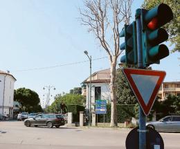 Addio semaforo da Ponta, rilievi in corso