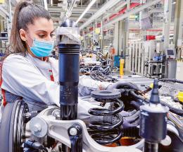 Nel 2023 saremo tutti ancora più poveri
