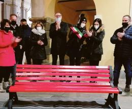 Panchina rossa sparita nel nulla