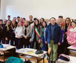 Il sindaco tra i banchi di scuola 