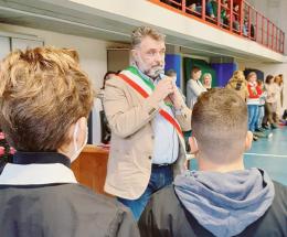 Tour del sindaco tra gli studenti