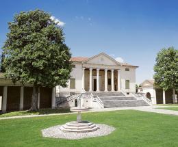 Dentro la calza, una visita al museo