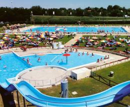 Piscina, causa da due milioni 