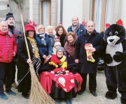 Befana accolta da star dai piccoli