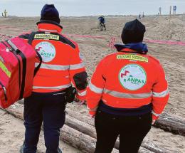 Croce Verde, angeli tra la sabbia