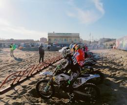 Il motocross protagonista in spiaggia