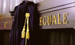 Divorziano: lei inventa gli abusi