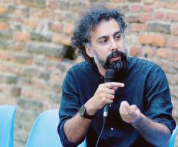 Opera Prima, critica al presente