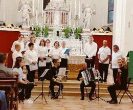 Poesia e musica nella chiesa della frazione