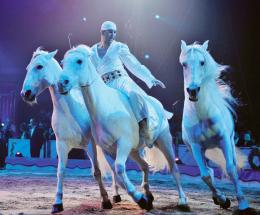 Il Giona Show riparte dalla villa