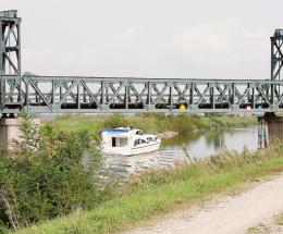 Sollevare il ponte per navigare meglio