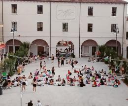 Il centro si riempie di colori