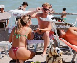 Un&rsquo;estate con gli ombrelloni pieni