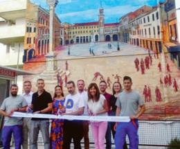 Il murale che celebra rugby e territorio