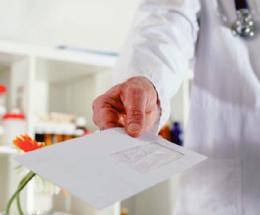 "Falsi certificati per il porto d'armi": medico condannato 