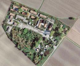 Base di Zelo, fermata la vendita