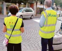 "Mettiamo il corso a senso unico per le auto"