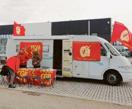 La Fiom Cgil in camper incontra i lavoratori 