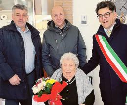 Auguri per i 100 anni di nonna Elsa
