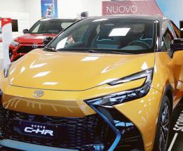 Le emozioni della nuova Chr, un Suv ibrido e “spaziale”