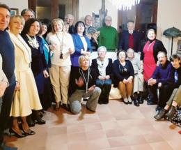 Compleanni e poesia in un salotto letterario