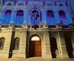 Luci blu per dire no alle bombe