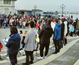 Oltre 500 in marcia per la pace