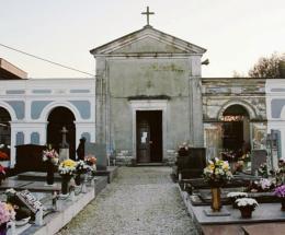 Furti sacrileghi sulle tombe dei cari