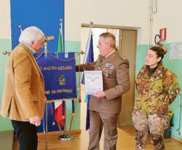 Esercito e nastro azzurro 