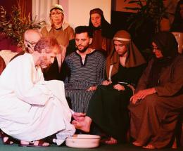 Via Crucis tra fede e riflessione