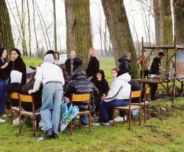 La Pasquetta con l’ombrello non frena la voglia di grigliare