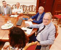 Vertice col commissario anti crostaceo