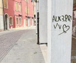 Baby vandali scatenati in piazza Duomo
