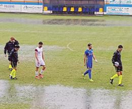 Bomba d’acqua ferma le partite