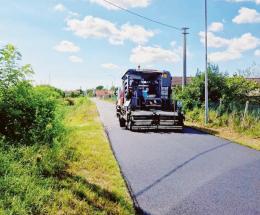 Strade nuove, si asfalta!
