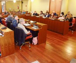 Senzatetto davanti al municipio
