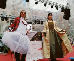 Sul palco Niente è come sembra