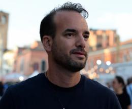 La piscina è una discarica: Fdi punta il dito sul Comune