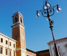 Approvato il valzer dei dirigenti