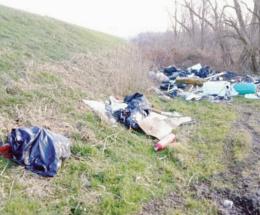 L’argine del Po è una discarica