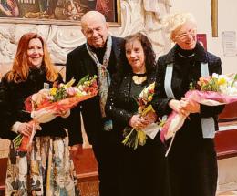 Vergine Maria tra musica e versi