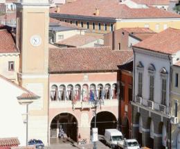 Opposizione: “Cosa c’è dietro?”