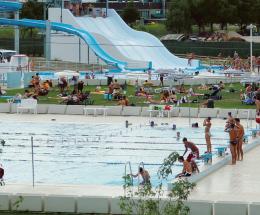 Piscina esterna, caccia ai soldi