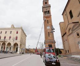 Caduta pietre, stop alle campane